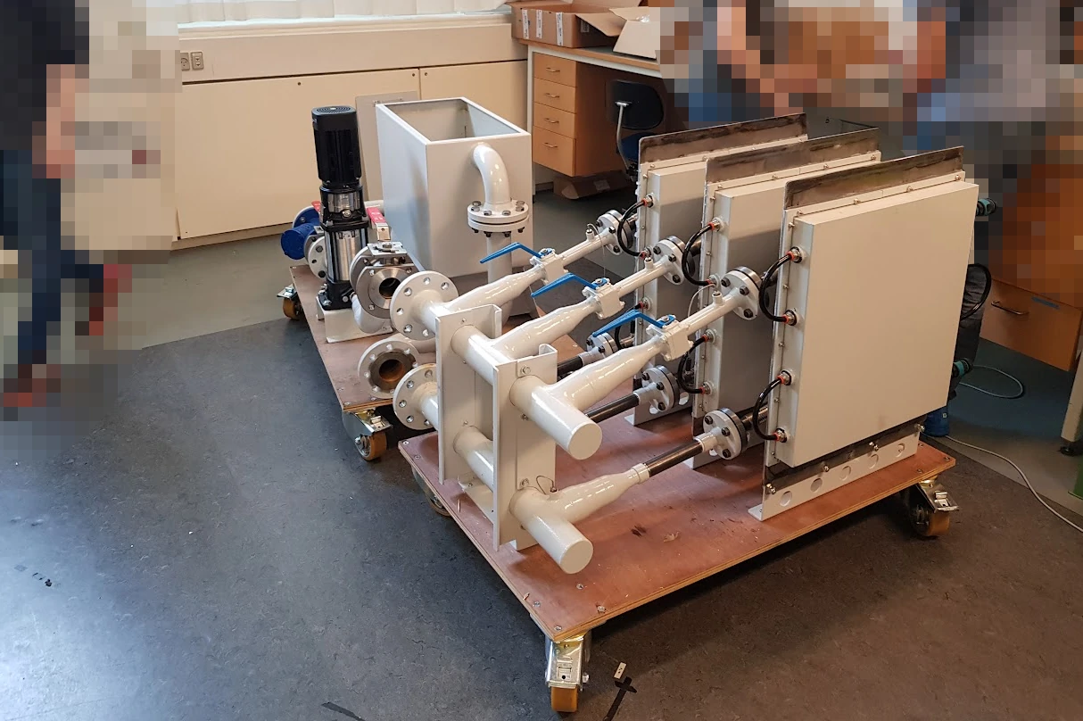 The proof-of-concept ironing machine we created a control algorithm for. We were the first and last group to use it.